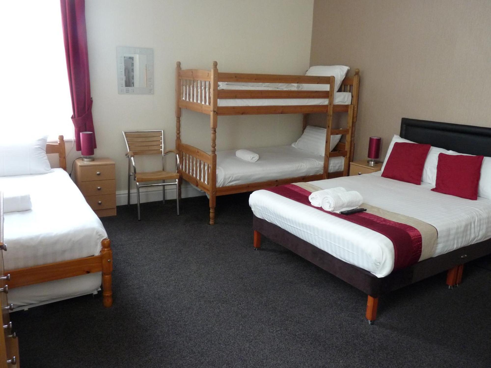 Hilbre Hotel — Photos 1